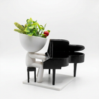 Pianist planter